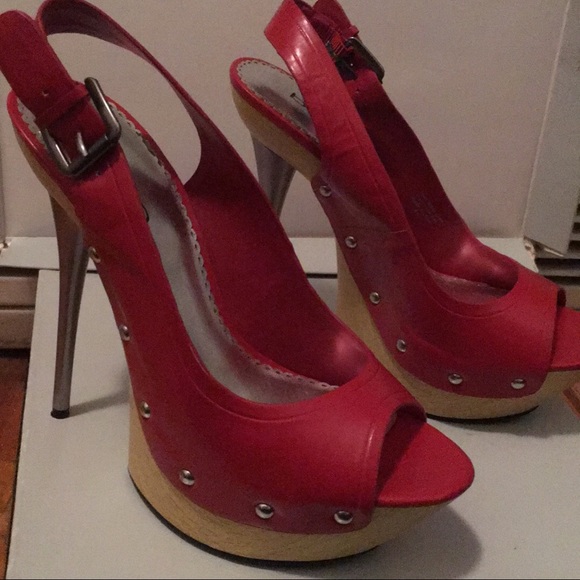 Bebe heels... RED HOT! - Picture 3 of 4